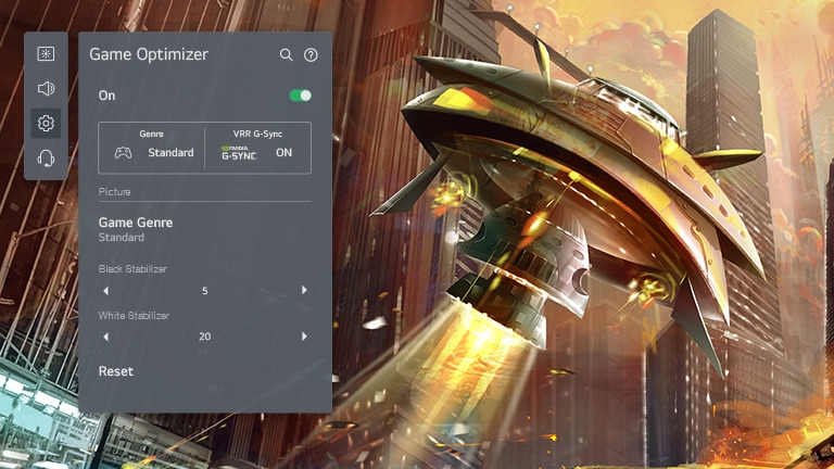 شاشة تلفزيون تعرض سفينة فضاء تطلق النار على إحدى المدن مع ظهور واجهة المستخدم الرسومية المُحسِنة لألعاب NanoCell من إل جي على اليسار خلال ضبط إعدادات اللعبة.