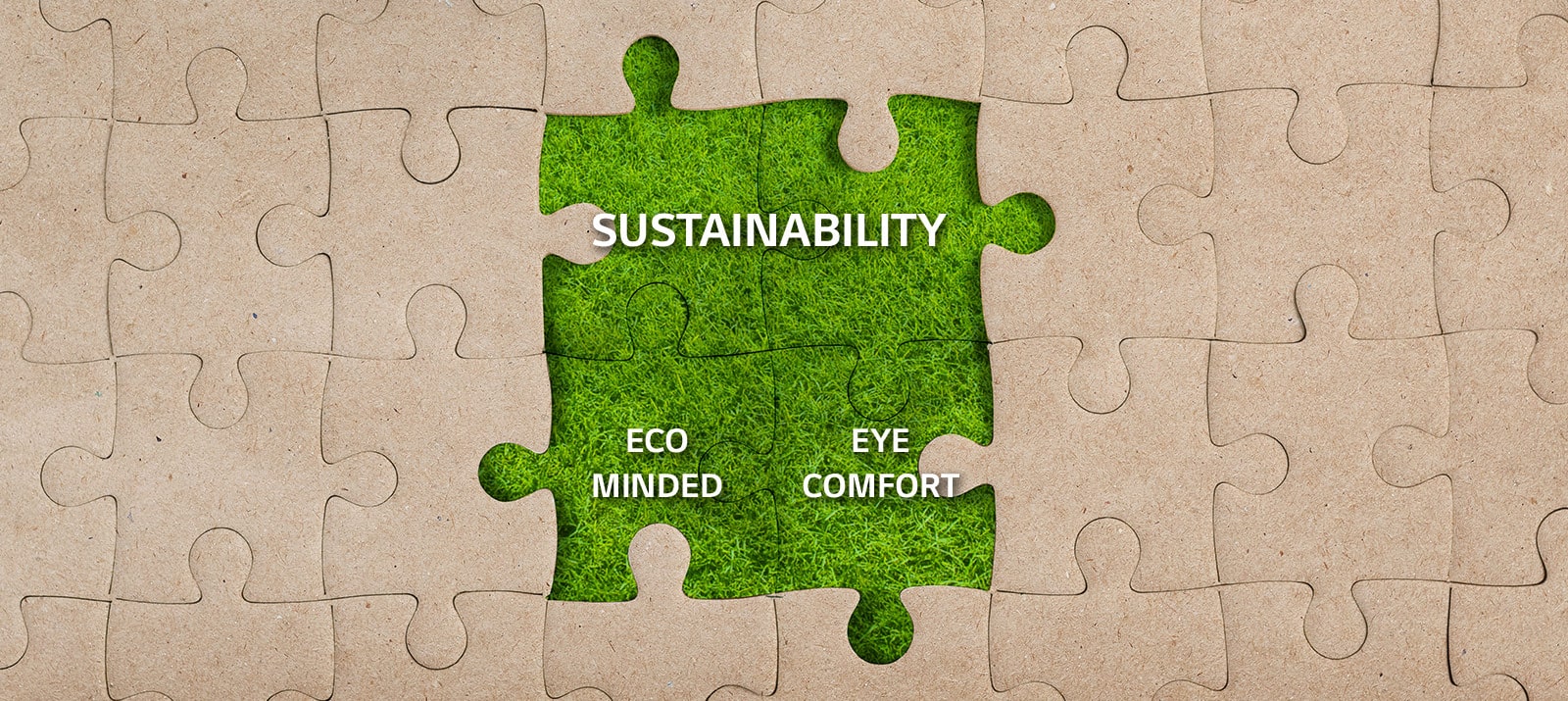 أربع قطع من الألغاز في منتصف أحجية الكرافت مغطاة بالعشب مع ظهور نصوص "الاستدامة" و"مراعاة البيئة" و"راحة العين".