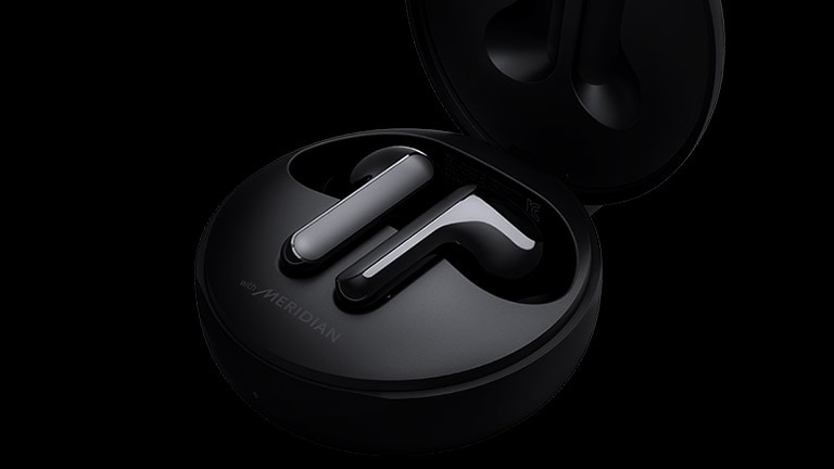 An image of a white earbud with numbers next to it showing the battery life